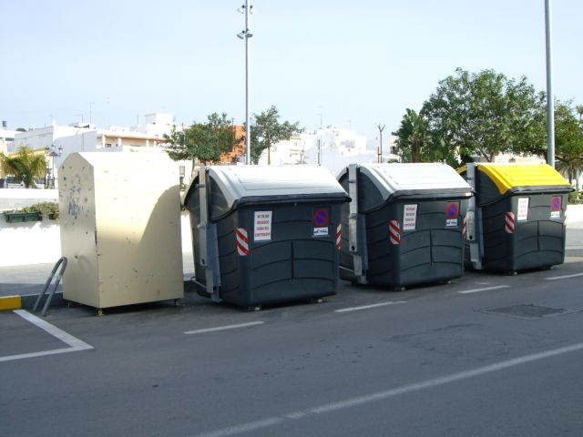 Contenedores para la recogida de residuos urbanos.